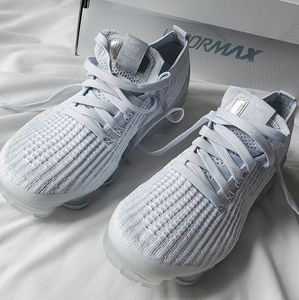 (ON HOLD) NWT Nike Air Vapormax Flyknit 3's